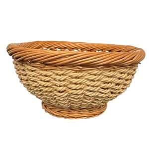 Vintage fNatural Woven fruits Basket